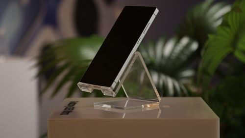 Samsung Galaxy S25 Ultra, primul smartphone cu Corning Gorilla Armor 2, un material realizat din sticlă ceramică antireflex