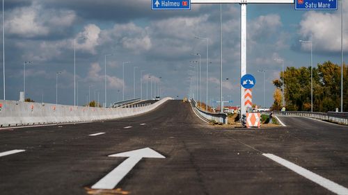 Compania de Drumuri deschide astăzi un tronson de 4 kilometri din Centura Satu Mare. Întreaga şosea ocolitoare de 19 de kilometri va fi în circulaţie până la sfârşitul anului