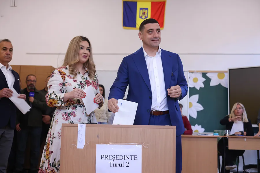 calin georgescu george simion alegeri prezidentiale 2025