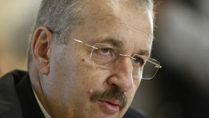 Vasile Dîncu, despre o guvernare PNL-PSD: „Dacă vor face un efort şi peneliştii, se poate guverna”