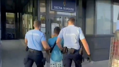 Un băiat de 17 ani,  prins în Capitală cu 100 de pliculețe ce conțineau un praf alb
