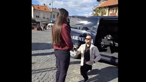 Cerere în căsătorie inedită în Șcheii Brașovului / Un control al Jandarmilor pentru un „bagaj suspect” s-a încheiat cu un „DA”
