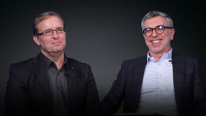 CEO AI Talks. Este AI obligatorie? Cu Zdenek Romanek, Raiffeisen Bank & Nedim Baytorun, Vodafone