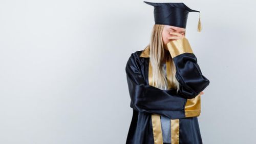 NYT: Absolvenții de informatică din SUA își caută de lucru în restaurante, în era AI / Cândva, o astfel de diplomă deschidea calea spre succes