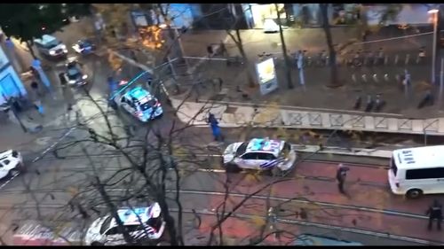 Suedia a cerut controale mai stricte la frontierele UE după ce un solicitant de azil refuzat, suspectat de simpatii teroriste, a împușcat mortal doi suporteri suedezi de fotbal la Bruxelles