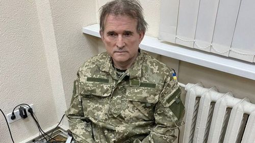 Kievul l-a capturat pe Victor Medvedciuk, principalul pion al rușilor în Ucraina/ Anunțul a fost făcut de Zelenski/ Parlamentarul ucrainean pro-rus fusese acuzat de trădare și fugise din arestul la domiciliu