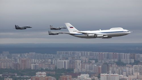 Vladimir Putin își etalează "avionul apocalipsei" pe cerul Moscovei