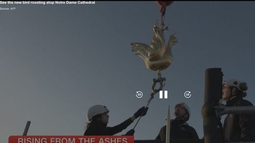 Turla de la Notre Dame încoronată de un cocoș de aur nou-nouț și-a recăpătat locul în orizontul Parisului