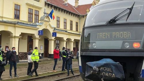 Modernizarea liniei de tren Brasov-Sighişoara, cea mai grea lucrare de infrastructură de după Revoluţie / Trenurile de călători vor circula cu 160 km/h de la Braşov până la vama Curtici