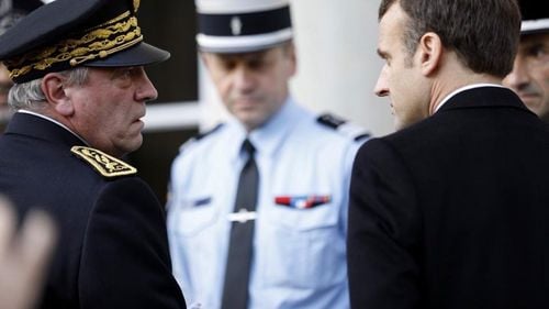 Cum au făcut țăndări ambițiile planetare ale lui Macron "vestele galbene" din Franța