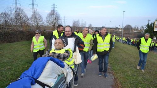 Un francez cu o boală incurabilă anunță că va transmite sfârşitul vieţii sale în direct pe Facebook