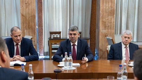 VIDEO Cum a negociat Marcel Ciolacu cu partidele politice alături de vicepremierul PNL Cătălin Predoiu, cel care i-a ignorat ultimatumul săptămâna trecută / Imagini de la întâlnirile cu Șoșoacă, Simion și Lasconi