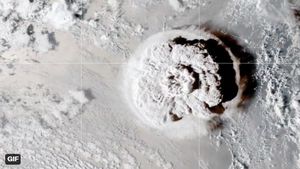 VIDEO Explozia vulcanului din Tonga a trimis tone de apă în stratosferă, care ar putea încălzi Pământul / Cercetător NASA: "Nu am mai văzut niciodată așa ceva"