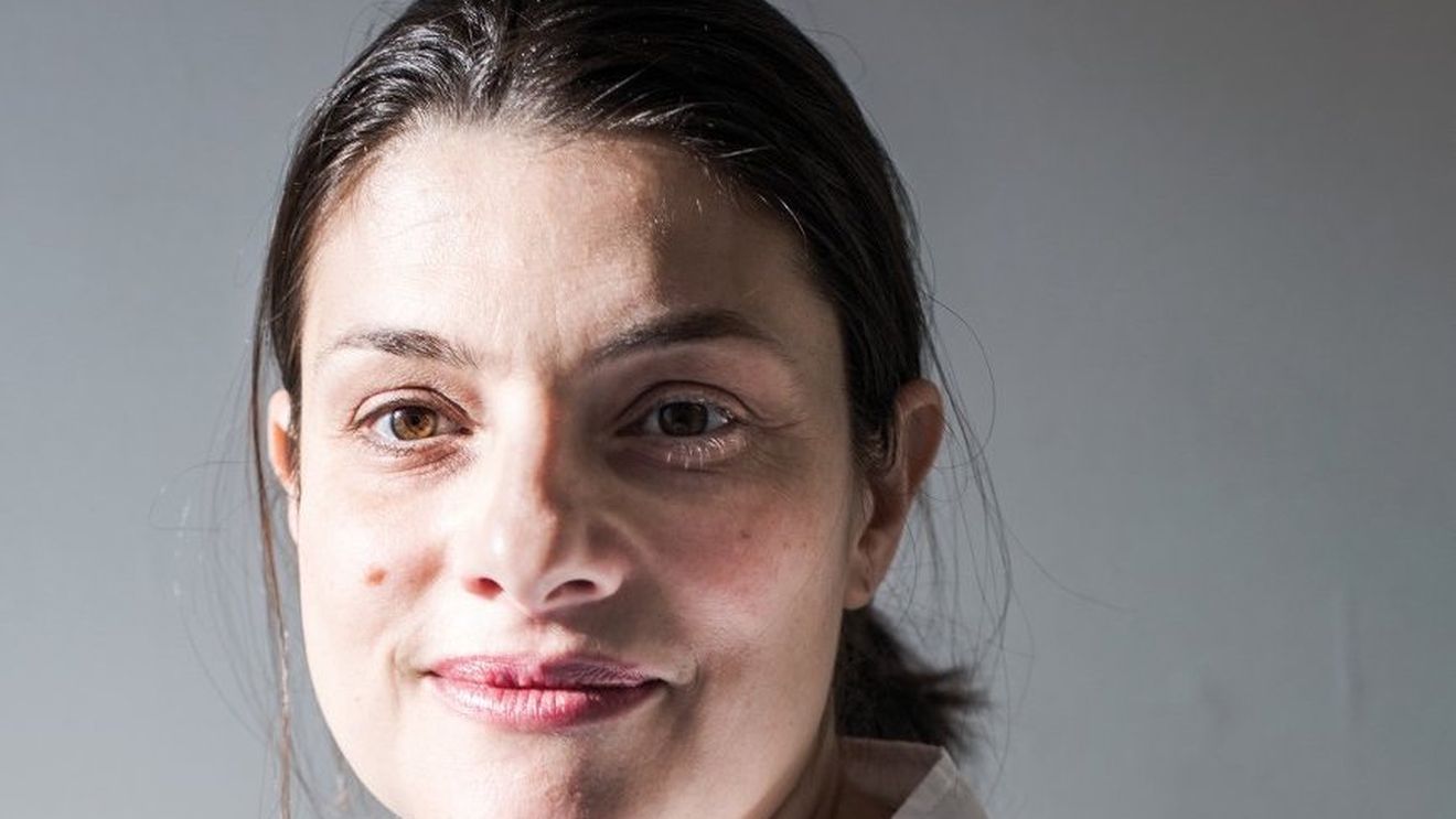 Medic dermatolog: Spălatul des pe mâini și dezinfectarea, recomandate pentru protejarea de coronavirus, îndepărtează bariera naturală a pielii împotriva virusurilor și bacteriilor. Să folosim crema de multe ori pe zi / Despre mitul cremelor cu gălbenele și eficiența reală a mănușilor