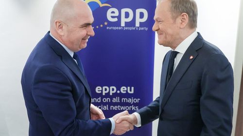 Bolojan, întâlnire cu premierul polonez: Ne-am aliniat pozițiile privind prioritizarea interesului strategic de consolidare a Flancului Estic, având în vedere amenințările venite din partea Rusiei