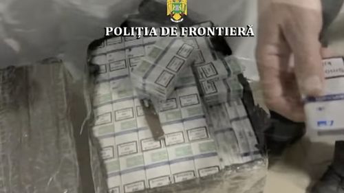 Maramureș: Persoane care fac contrabandă cu țigări au încercat să treacă înot Tisa / Oamenii legii au folosit focuri de armă pentru a-i opri pe contrabandiști