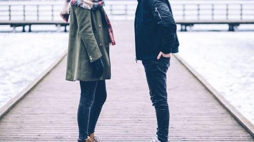 Primul caz de folosire a brățării electronice de supraveghere, după ce o femeie a fost agresată de partener