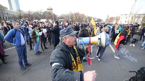 Avertismente în privința tensiunilor sociale și protestelor care vor urma după adoptarea „Ordonanței trenuleț”