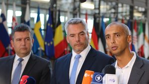 Poziție comună a miniștrilor de interne din Austria, Cehia și Danemarca: Refugiații afgani trebuie să rămână în țările vecine Afganistanului, nu să vină în Europa