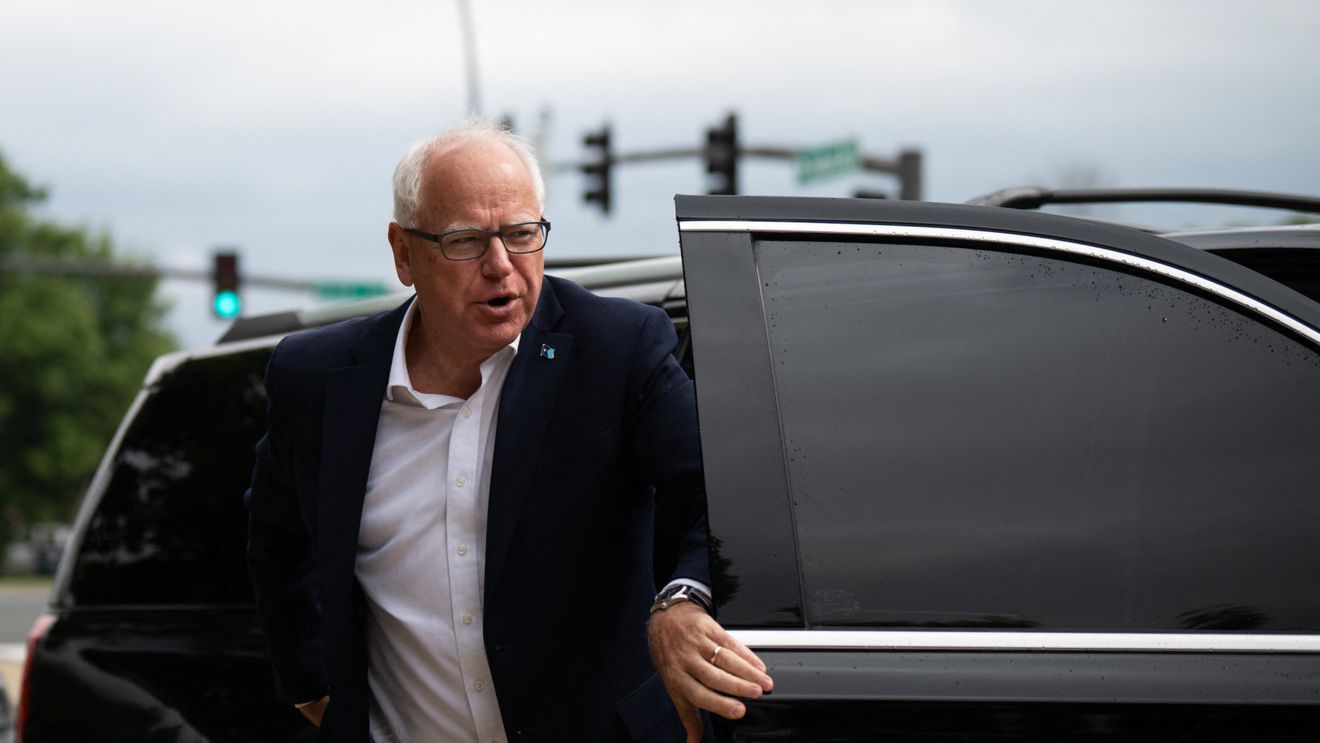 Kamala Harris îl alege pe Tim Walz, guvernator de Minnesota, drept partener pentru cursa prezidențială