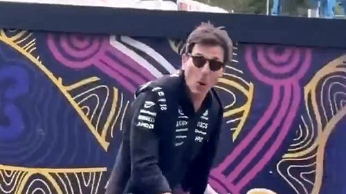 Șeful Mercedes, protagonistul unui incident ciudat în paddock-ul din Australia: „A durut rău de tot”