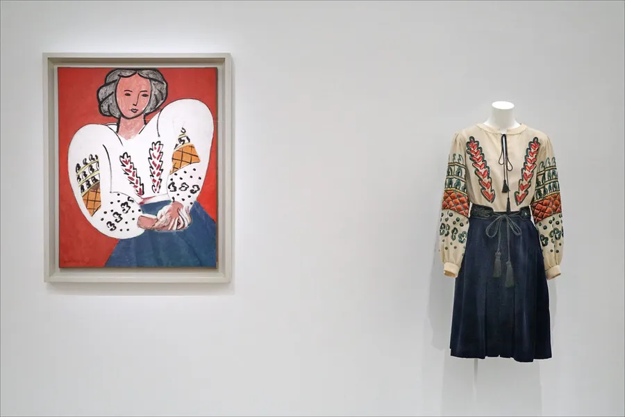 moda, yves saint laurent, rochii yves saint laurent 