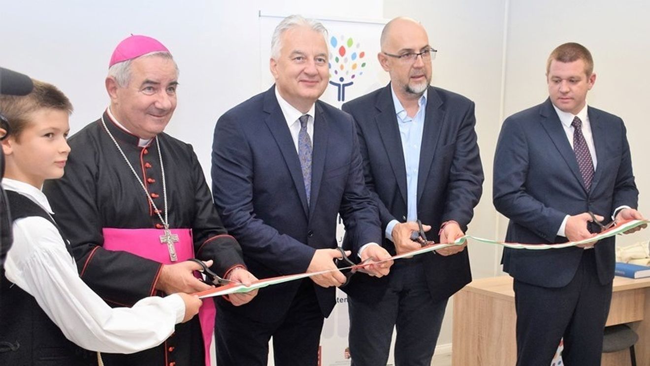 Vicepremierul Zsolt Semjén, apel către studenții maghiari la inaugurarea colegiului Bolyai János din Timișoara: Să nu uite că această clădire este o mică patrie, o mică Ungarie