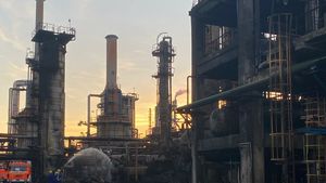 Se redeschid rafinăriile Petromidia Năvodari și Vega Ploiești, după o serie de peste 700 de lucrări de mentenanță / ”Vor contribui la stabilizarea pieţei naţionale, într-un context dificil”