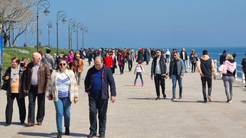 Eurobarometru: 30% dintre români consideră că nivelul de trai este unul dintre punctele forte al UE. La nivelul blocului comunitar, doar 24% dintre europeni cred același lucru / Românii, mult mai îngrijorați de războiul din Ucraina decât alți europeni