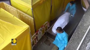 Hong Kong rămâne fără sicrie pe fondul creșterii devastatoare a deceselor cauzate de Coronavirus. Virusul se răspândește din nou și în China