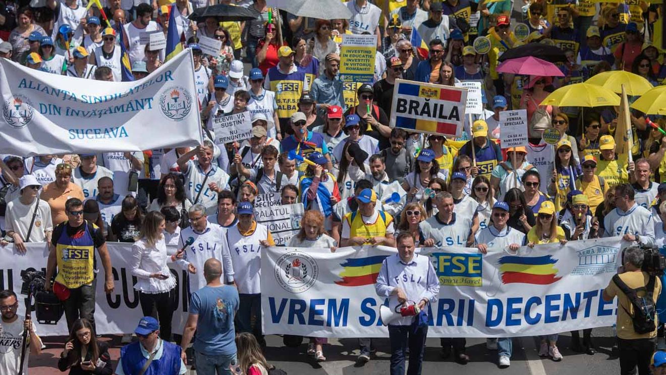 Lider sindical: Pentru clasa politică, dascălii au devenit gloata care să încheie mediile elevilor / Examenele se vor amâna doar dacă acest Guvern nu înţelege că problemele trebuie soluţionate acum