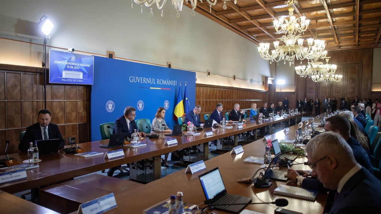 PNL şi PSD au ajuns la un acord privind reducerea numărului de şefi din administraţia publică, iar numărul de membri în consiliile de administrație ar urma să scadă (surse)