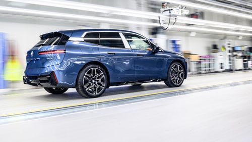 BMW iX devine modelul electric cu cea mai mare autonomie al producătorului german