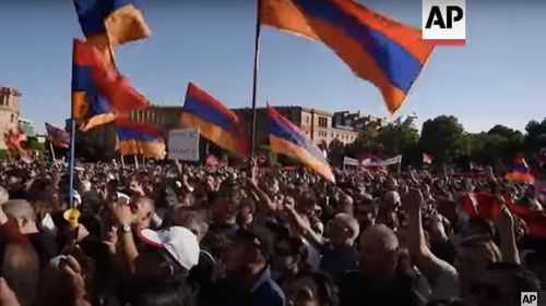 Zeci de răniţi în timpul unei manifestaţii antiguvernamentale în Armenia, după ce poliţia a folosit grenade asomatoare