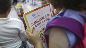 Scandalul predării Limbii române în școlile minorităților ia amploare: Părinții cer abrogarea OUG și demisia ministrului Educației