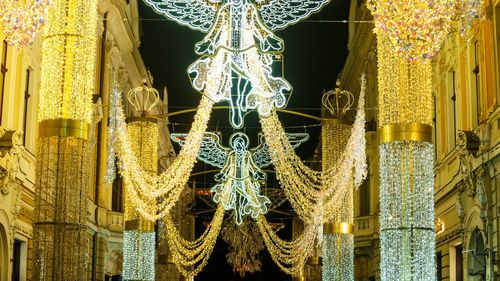 VIDEO/FOTO Emil Boc: Haideți în centrul Clujului să vă bucurați de cel mai frumos spectacol de lumini, acompaniat de „Corul Îngerilor”