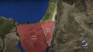 Egiptul construieşte în Sinai o tabără închisă cu ziduri de şapte metri înălţime şi securizată, pentru 100.000 de refugiaţi palestinieni, în cazul unei ofensive a Israelului la Rafah