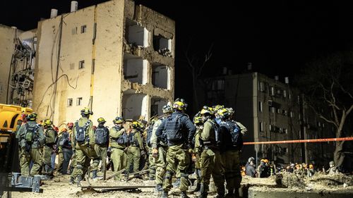 Peste 100 de israelieni răniți în atacuri cu rachete iraniene / Orașele atacate se află în apropierea principalului sit de îmbogățire nucleară al Israelului