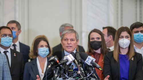 Cioloș spune că USR PLUS are disponibilitate pentru un nou dialog cu PNL, dar că e de neconceput ca o țară întreagă să se sacrifice pentru o singură persoană