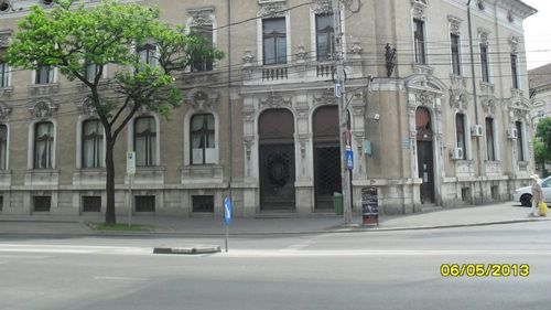 Protest al angajaţilor de la maternitatea Odobescu din Timişoara, care cer autorităţilor să rezolve problema clădirii, după ce în decembrie anul trecut a căzut un tavan