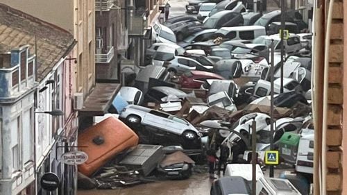 MAE: 22 de români sunt dați dispăruți în urma inundațiilor din Spania / Ședință la Guvern la ora 15.00