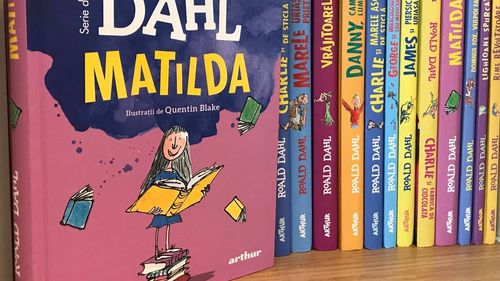 Desene create de scriitorul Roald Dahl, vândute la licitaţie pentru 24.000 de lire sterline