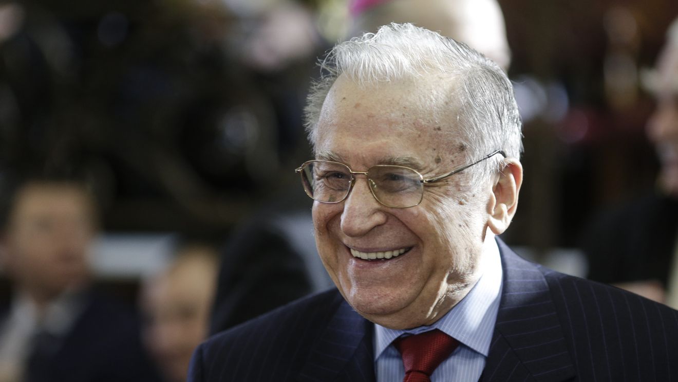 Starea de sănătate a lui Ion Iliescu: Pacient foarte fragil, cu multiple boli cronice asociate, este internat în continuare la Terapie Intensivă / Starea generală se menține staționară, cu necesar de oxigen 