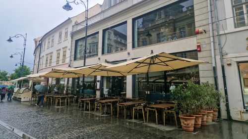 Premieră în Sibiu: Un club a fost închis de polițiști pentru că se fuma înăuntru / Proprietar: „Nu avem obiecțiuni”