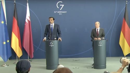 Olaf Scholz susține că în Qatar s-au înregistrat progrese în respectarea drepturilor omului, de exemplu „condiţia muncitorilor”