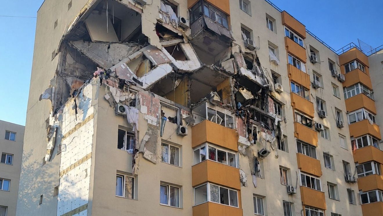 Ciprian Ciucu: Am semnat, în sfârșit, contractul de punere în siguranță a blocului care a explodat anul trecut în cartierul Rahova