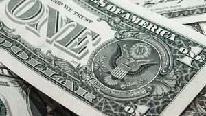 Moneda iraniană a atins un nou minim istoric în faţa dolarului american, pe fondul tensiunilor politice şi economice