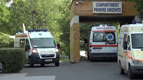 Pacient cu hemoragie intracraniană, certat de medici și trimis să se trateze acasă. A fost internat apoi în stare gravă