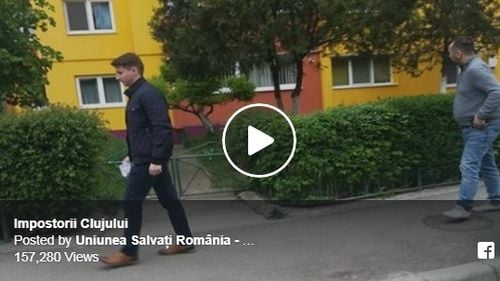 VIDEO Alianța USR PLUS acuză PNL că a distribuit în Cluj pliante cu informații false. Liberalii i-au exclus pe cei doi membri filmați de USR