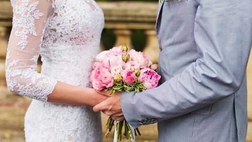 Românii nu se grăbesc să se căsătorească de Valentine's Day: foarte puține căsătorii sunt oficiate sâmbătă în marile orașe / În Brașov, doar trei cupluri au programate acest eveniment / Numărul căsătoriilor scade constant în ultimii ani în România